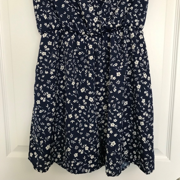 SHEIN Deep V-Neck Frill Tie Accent Floral Romper XS Dark Navy Blue White - Picture 5 of 16